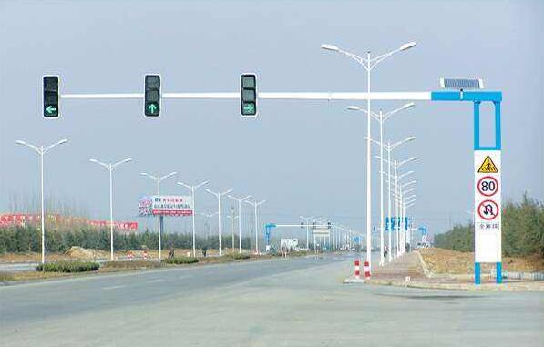 1625477981113986.jpg 如何延長(zhǎng)太陽(yáng)能交通信號(hào)燈的使用壽命.jpg